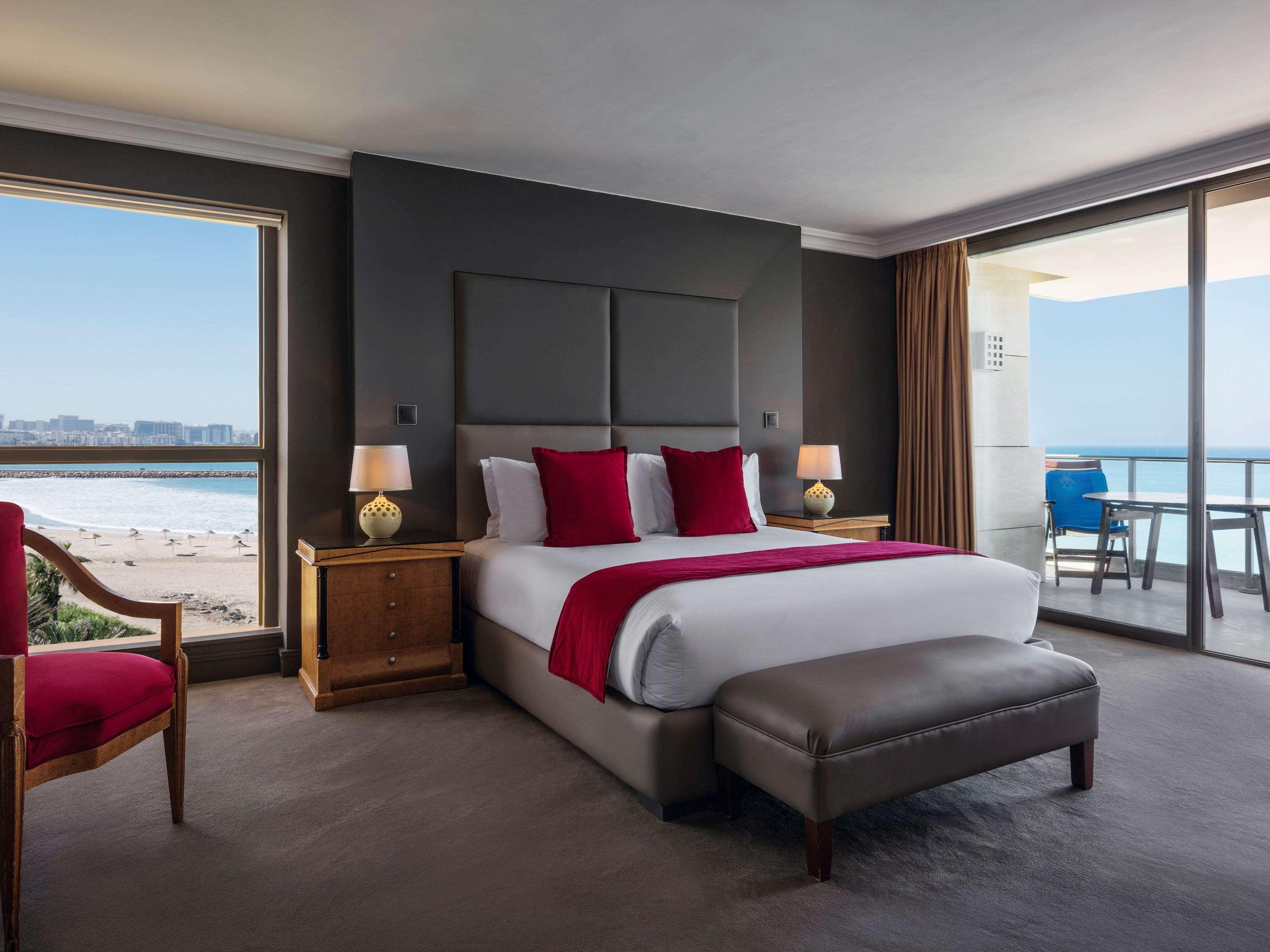 Moevenpick Hotel & Casino Malabata Tanger Εξωτερικό φωτογραφία A bedroom at the Hilton San Diego Bayfront