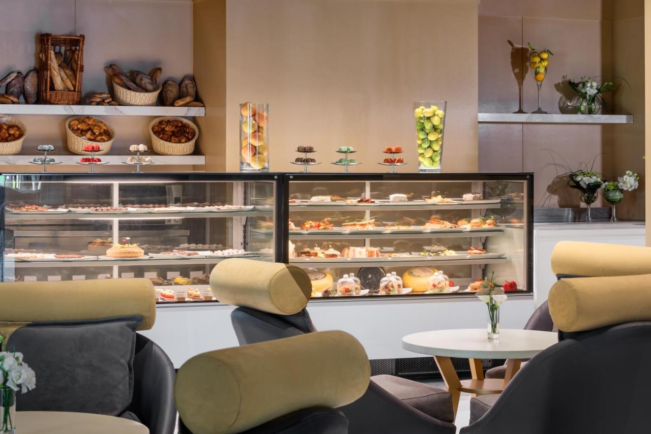 Moevenpick Hotel & Casino Malabata Tanger Εξωτερικό φωτογραφία A pastry display case
