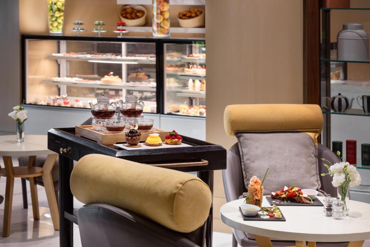 Moevenpick Hotel & Casino Malabata Tanger Εξωτερικό φωτογραφία The Lounge at the airport