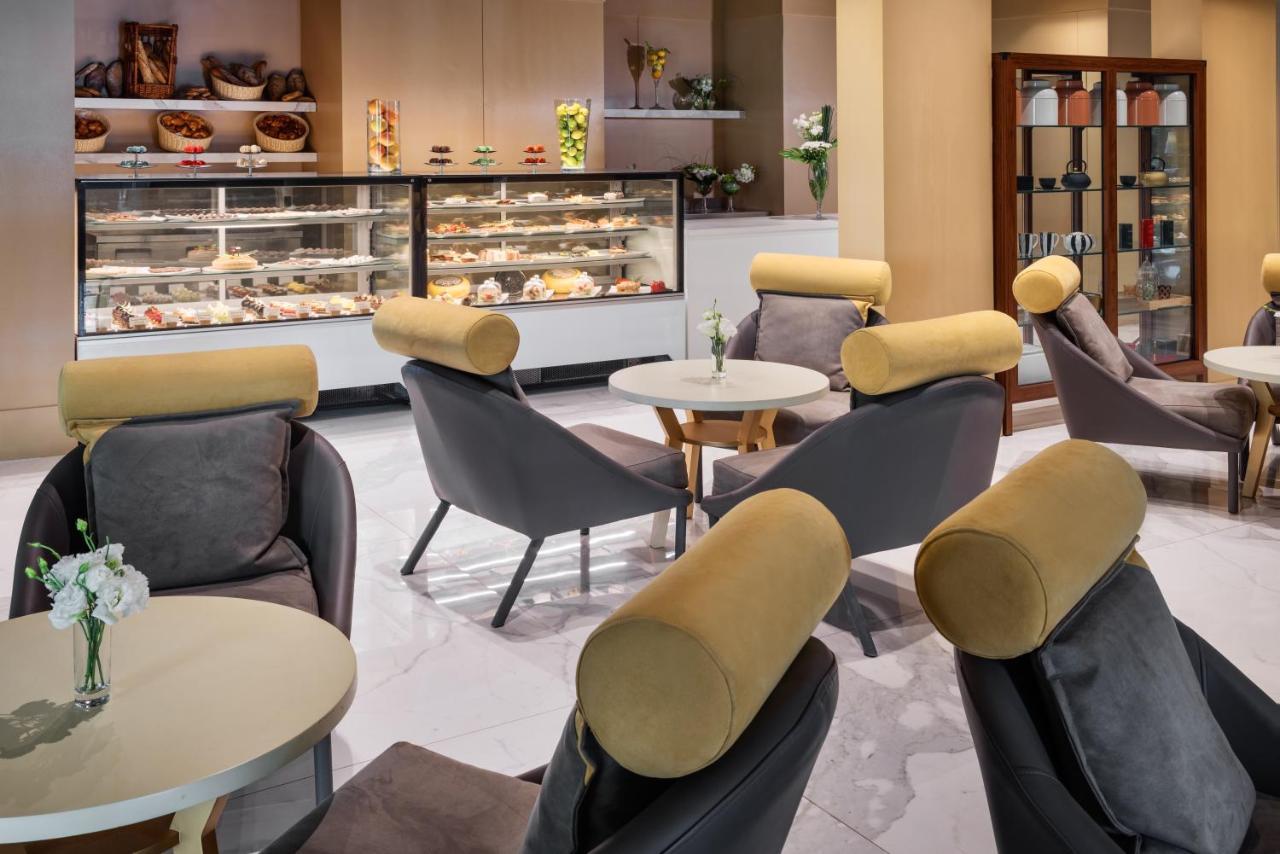 Moevenpick Hotel & Casino Malabata Tanger Εξωτερικό φωτογραφία The Lounge at the airport